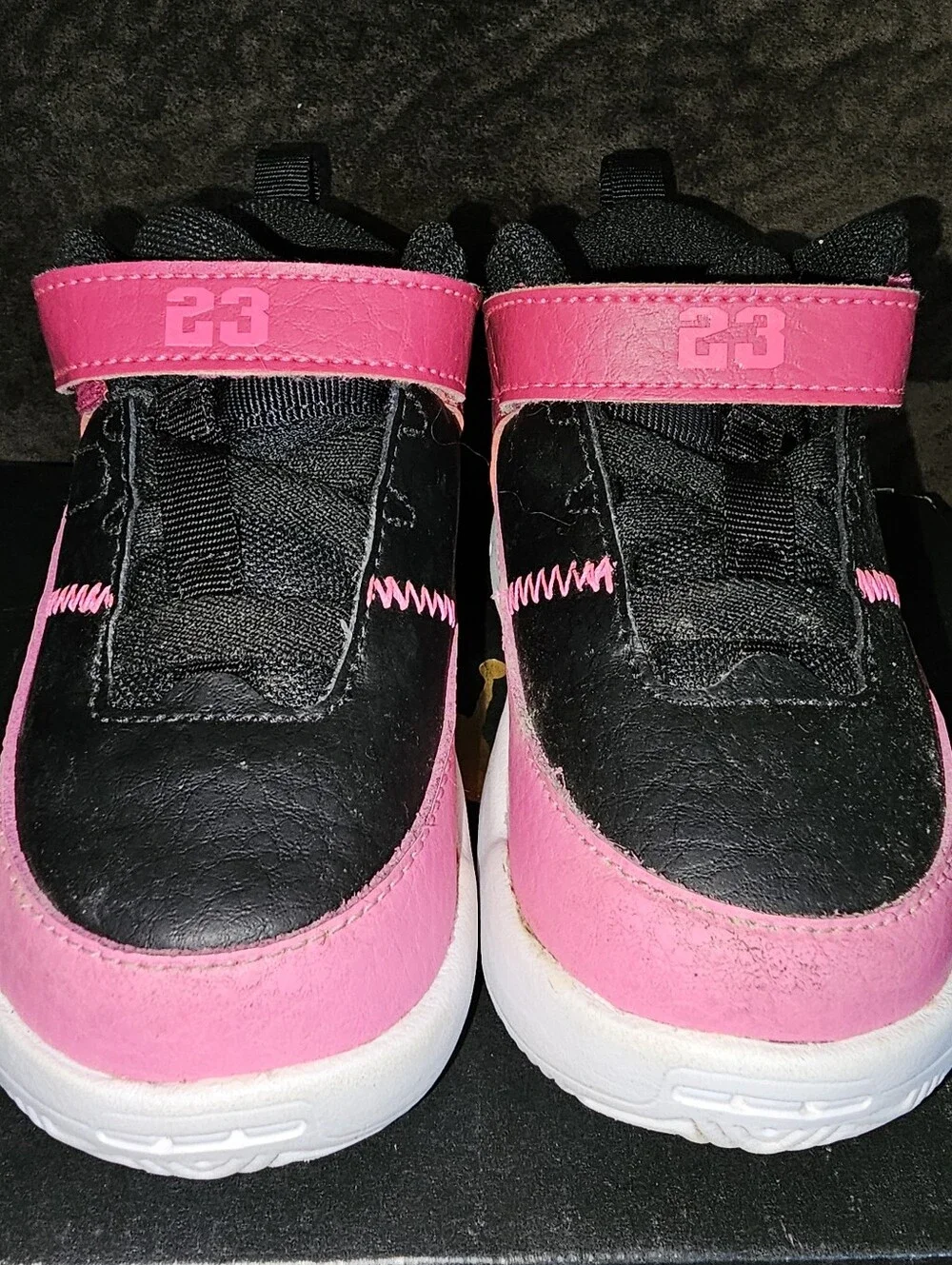 Jordan Maz Aura 3 Size 7C Athletic Sneakers - Black & Pink